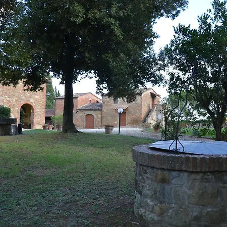 Le Rondini Con Giardino E Piscina Privata La Croce