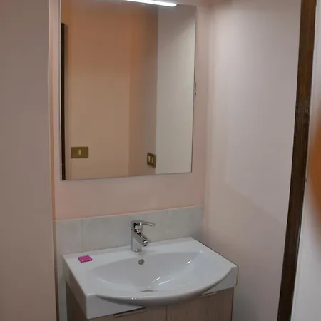 Le Rondini Con Giardino E Piscina Privata Villa La Croce