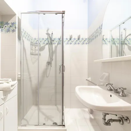Le Rondini Con Giardino E Piscina Privata *
