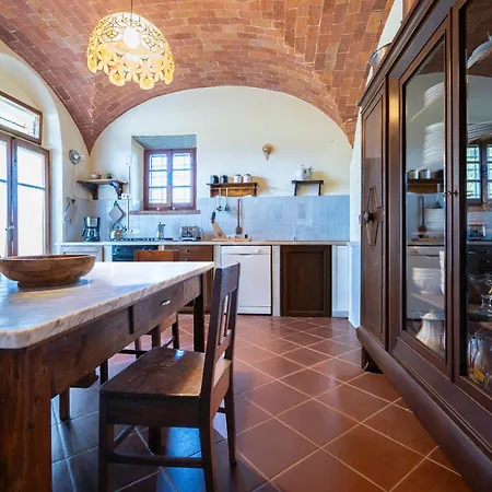 Le Rondini Con Giardino E Piscina Privata Villa