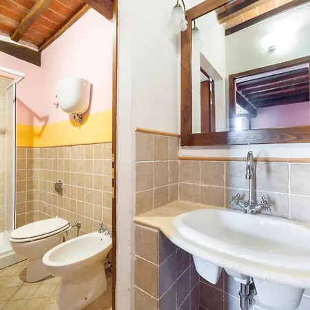 Le Rondini Con Giardino E Piscina Privata Villa