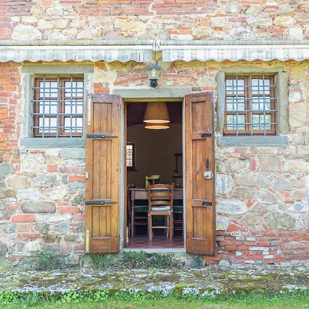 Le Rondini Con Giardino E Piscina Privata * La Croce
